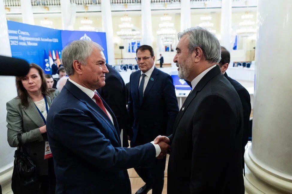 گپ و گفت رئیس کمیسیون امنیت ملی مجلس با رئیس دومای روسیه