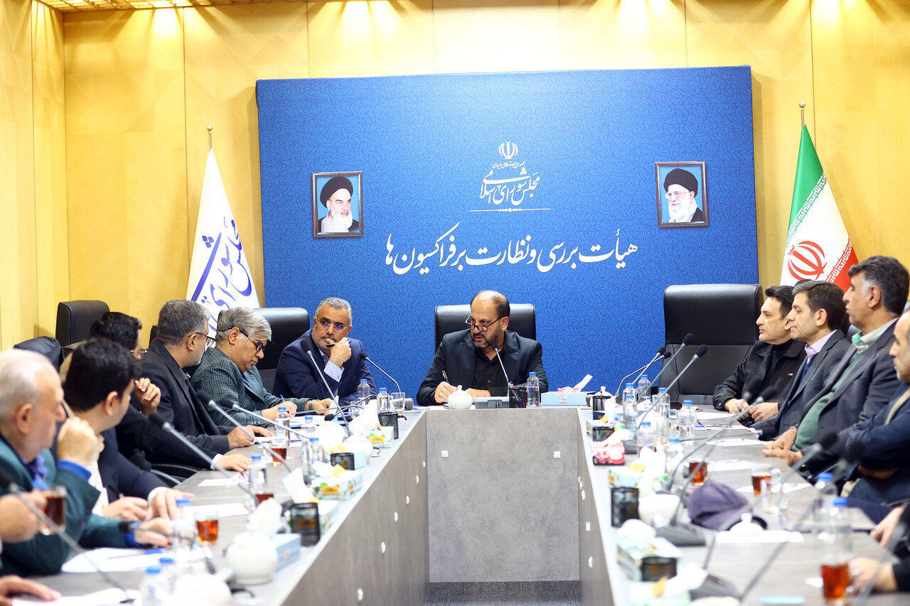 بررسی موانع تثبیت اشتغال پایدار در فراکسیون کارگری مجلس