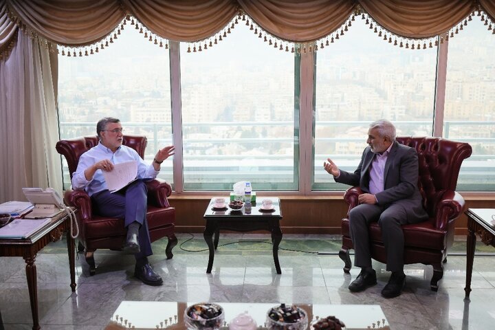 پیگیری جدی مطالبات درمانی مردم و مسائل کادر بهداشت در دیدار جعفری‌آذر با وزیر بهداشت/ ضرورت تسریع در تأمین دستگاه MRI جدید برای بیمارستان امام رضا(ع) تبریز