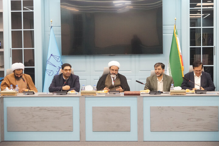 نشست مشترک کمیسیون قضایی و حقوقی با رئیس دیوان عدالت اداری