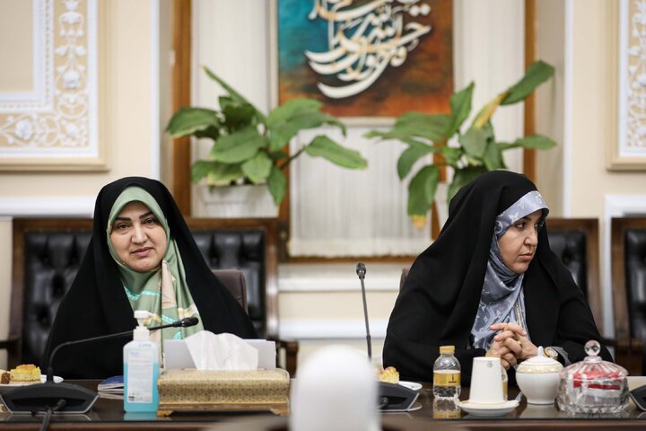 دیدار اعضای فراکسیون زنان  با دکتر قالیباف