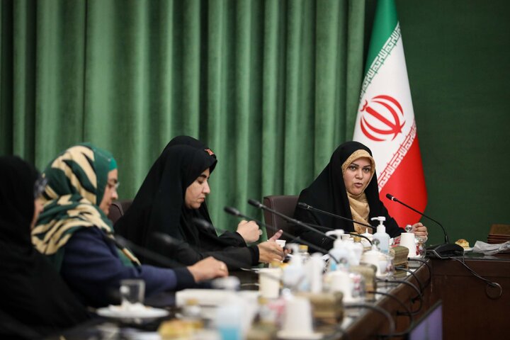 دیدار اعضای فراکسیون زنان  با دکتر قالیباف