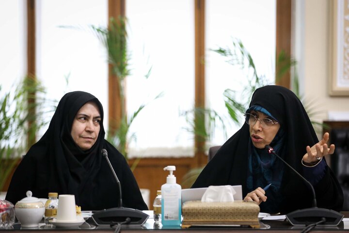 دیدار اعضای فراکسیون زنان  با دکتر قالیباف