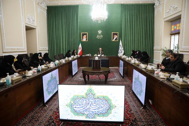 دیدار اعضای فراکسیون زنان  با دکتر قالیباف