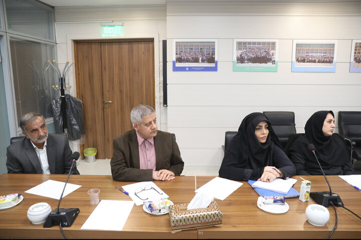 نشست فلسفی با مسئولان مدیریتی بخش های شمیرانات و لواسانات