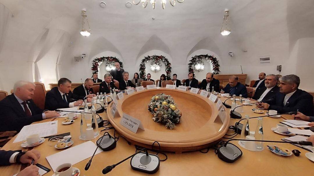 امنیت ایران و روسیه در همه تنیده است/ اهمیت توسعه مناسبات با توجه به اقدامات خصمانه غربی‌ها