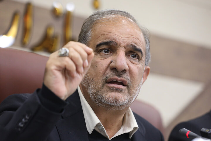 دیدار اعضای کمیسیون کشاورزی با تولیدکنندگان کیوی استان گیلان