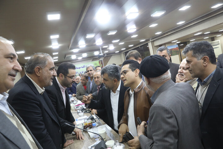 دیدار اعضای کمیسیون کشاورزی با تولیدکنندگان کیوی استان گیلان