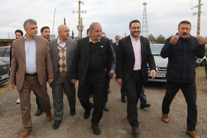 بازدید اعضای کمیسیون کشاورزی از مزرعه پرورش ماهیان خاویاری تالش