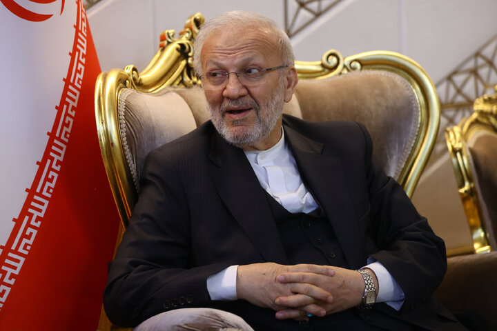 استقبال متکی از رئیس مجلس اتیوپی در بدو ورود به تهران