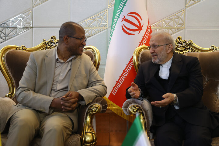 استقبال متکی از رئیس مجلس اتیوپی در بدو ورود به تهران