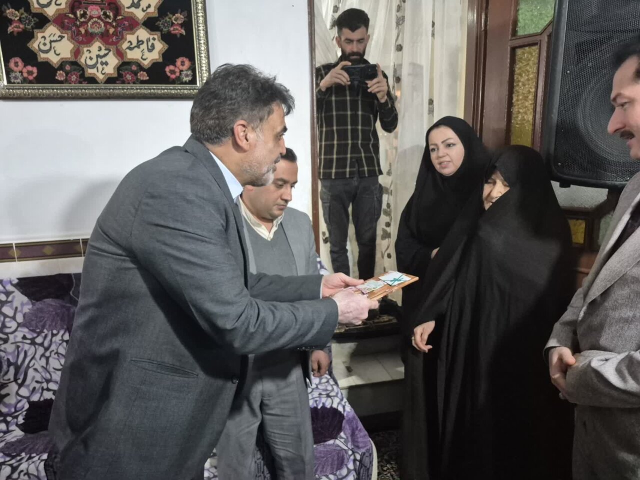 حضور توسلی در مراسم نکوداشت زنده‌یاد غلامرضا بهاری/ فرهنگ و هنر مهم‌ترین زیرساخت‌های جامعه‌اند