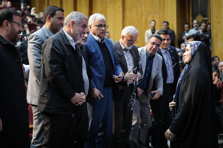 سخنرانی نیکزاد در همایش زنان مهندس ایرانی