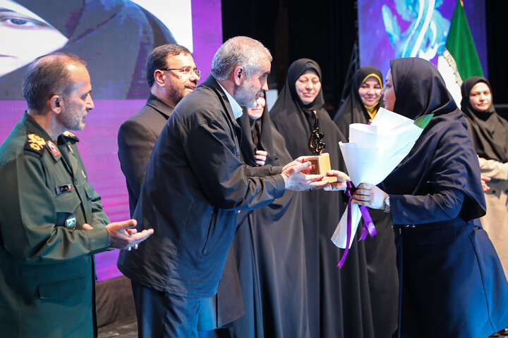 سخنرانی نیکزاد در همایش زنان مهندس ایرانی