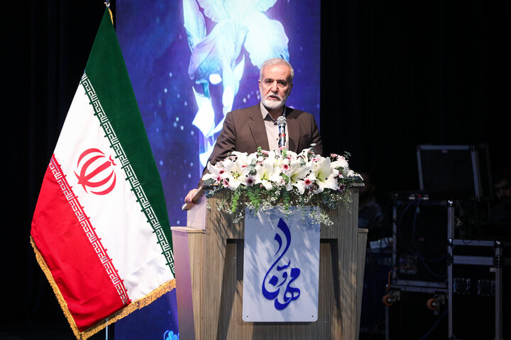 سخنرانی نیکزاد در همایش زنان مهندس ایرانی