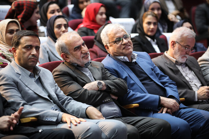 سخنرانی نیکزاد در همایش زنان مهندس ایرانی