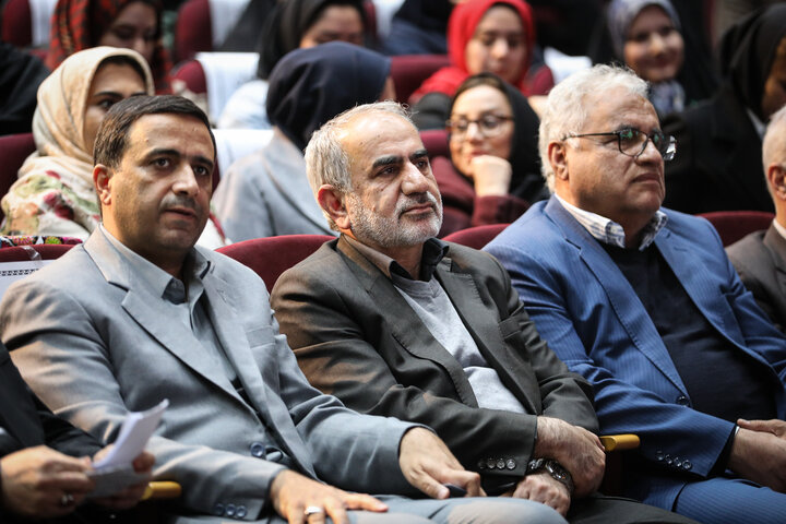 سخنرانی نیکزاد در همایش زنان مهندس ایرانی