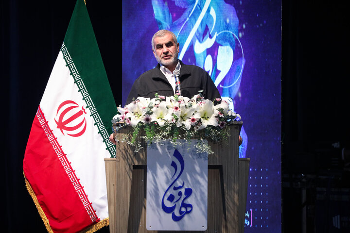 سخنرانی نیکزاد در همایش زنان مهندس ایرانی