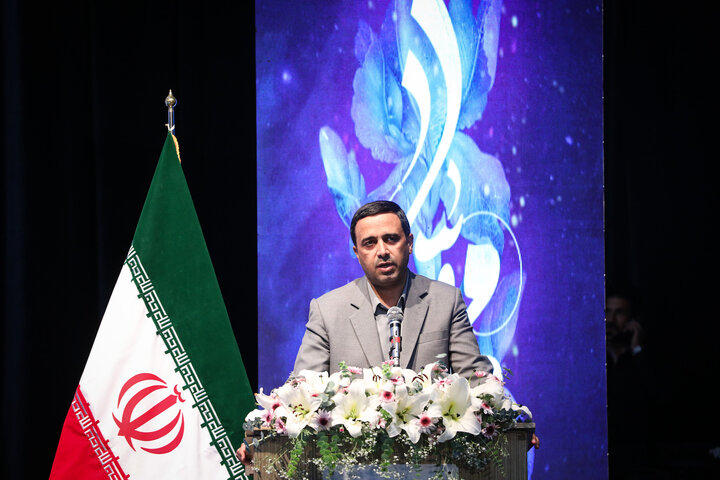 سخنرانی نیکزاد در همایش زنان مهندس ایرانی