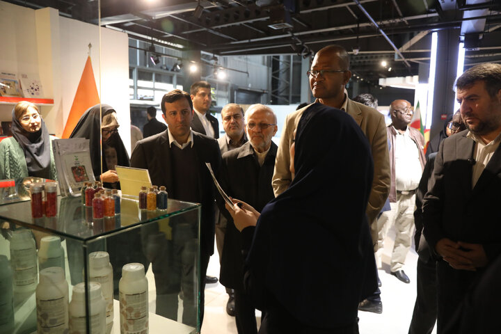 بازدید رئیس مجلس نمایندگان اتیوپی از نمایشگاه دائمی خانه خلاق