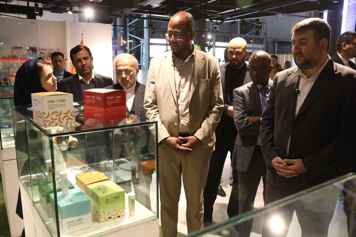 بازدید رئیس مجلس نمایندگان اتیوپی از نمایشگاه دائمی خانه خلاق