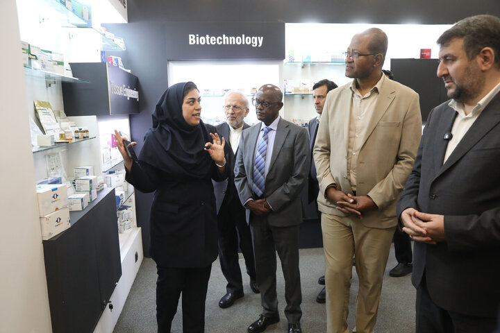 بازدید رئیس مجلس نمایندگان اتیوپی از نمایشگاه دائمی خانه خلاق