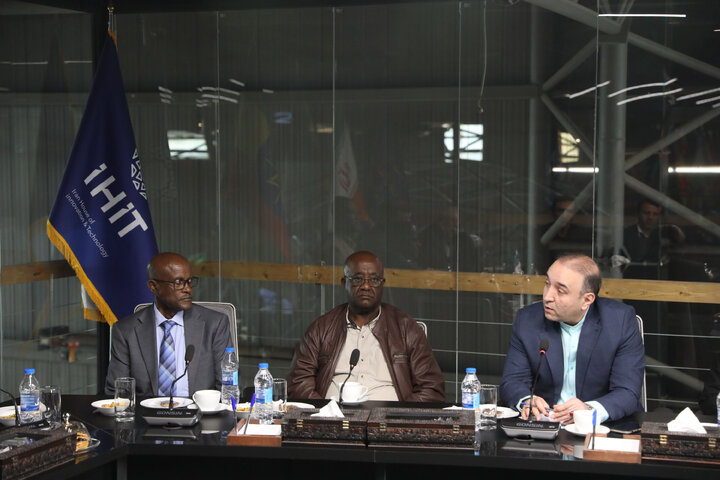 بازدید رئیس مجلس نمایندگان اتیوپی از نمایشگاه دائمی خانه خلاق