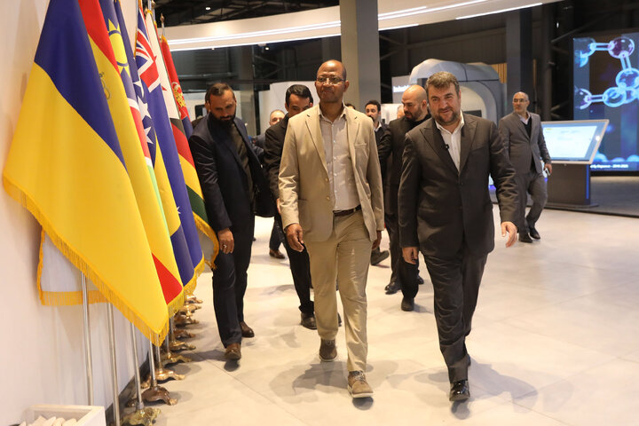 بازدید رئیس مجلس نمایندگان اتیوپی از نمایشگاه دائمی خانه خلاق