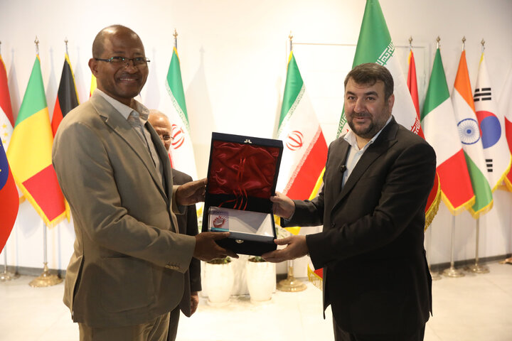 بازدید رئیس مجلس نمایندگان اتیوپی از نمایشگاه دائمی خانه خلاق