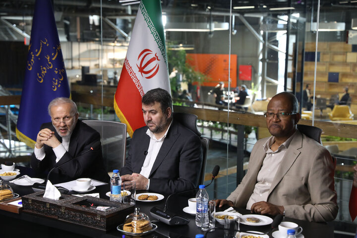 بازدید رئیس مجلس نمایندگان اتیوپی از نمایشگاه دائمی خانه خلاق