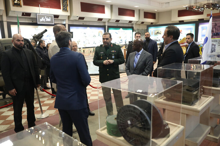 بازدید رئیس مجلس نمایندگان اتیوپی از نمایشگاه دستاوردهای دفاعی وزارت دفاع
