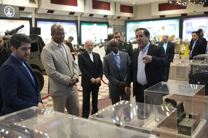 بازدید رئیس مجلس نمایندگان اتیوپی از نمایشگاه دستاوردهای دفاعی وزارت دفاع
