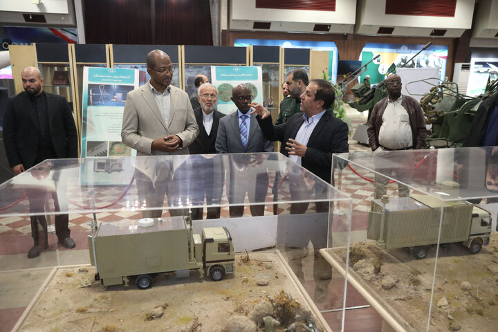 بازدید رئیس مجلس نمایندگان اتیوپی از نمایشگاه دستاوردهای دفاعی وزارت دفاع