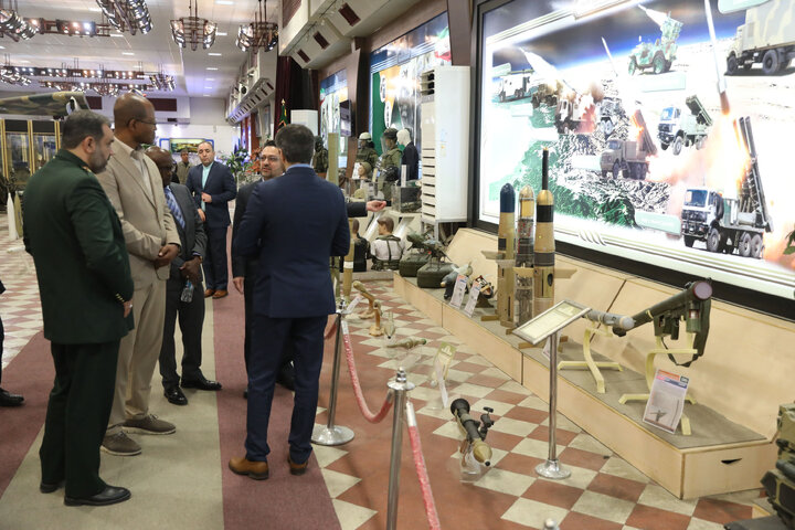 بازدید رئیس مجلس نمایندگان اتیوپی از نمایشگاه دستاوردهای دفاعی وزارت دفاع