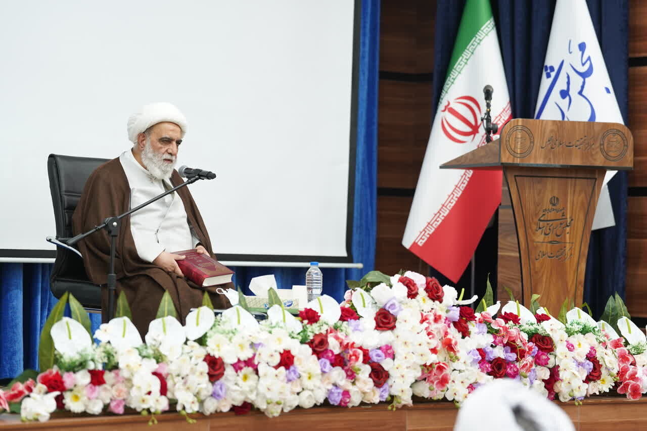 شب زندهدار: رسالت مرکز تحقیقات اسلامی مجلس، صیانت از احکام الهی در عرصه قانونگذاری است/ نهاوندی: فقه شیعه پشتوانه عمیق قانونگذاری و یاور قوه مقننه است