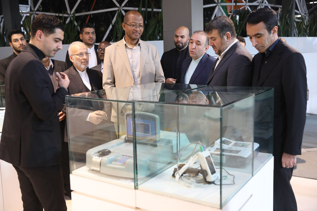 بازدید هیأت پارلمانی اتیوپی از دستاوردهای خانه نوآوری و فناوری ایران