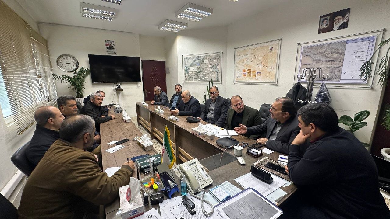 پاکمهر: ضرورت تسریع در اجرای پروژه‌های نیمه‌تمام و کاهش تنش آبی در حوزه انتخابیه/ بررسی چالش‌های پیش روی فعالان حوزه پیمانکاری