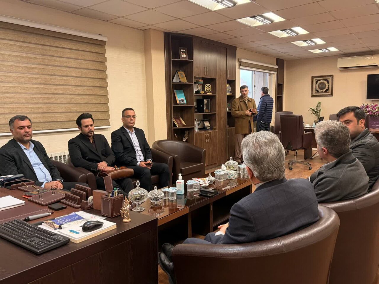 نشست رحمتزاده با مدیران دانشگاه علوم پزشکی گیلان/ تسریع در اجرای مصوبات و تأمین امکانات برای بیمارستان صومعه سرا