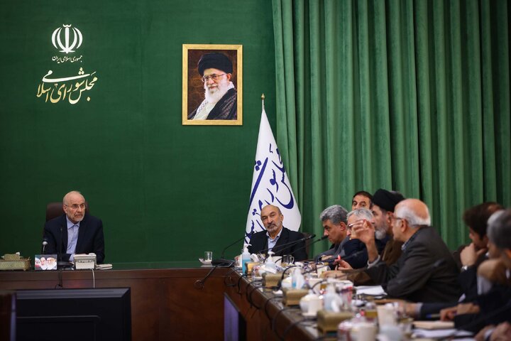 دیدار وزیر علوم و روسای دانشگاه های سراسر کشور با دکتر قالیباف