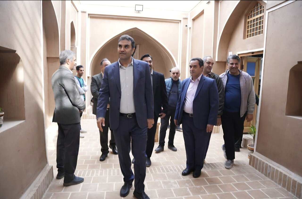 افتتاح اقامتگاه بومگردی شاطر در اردکان/نشست شورای اداری استان یزد با حضور وزیر کشور برگزار شد