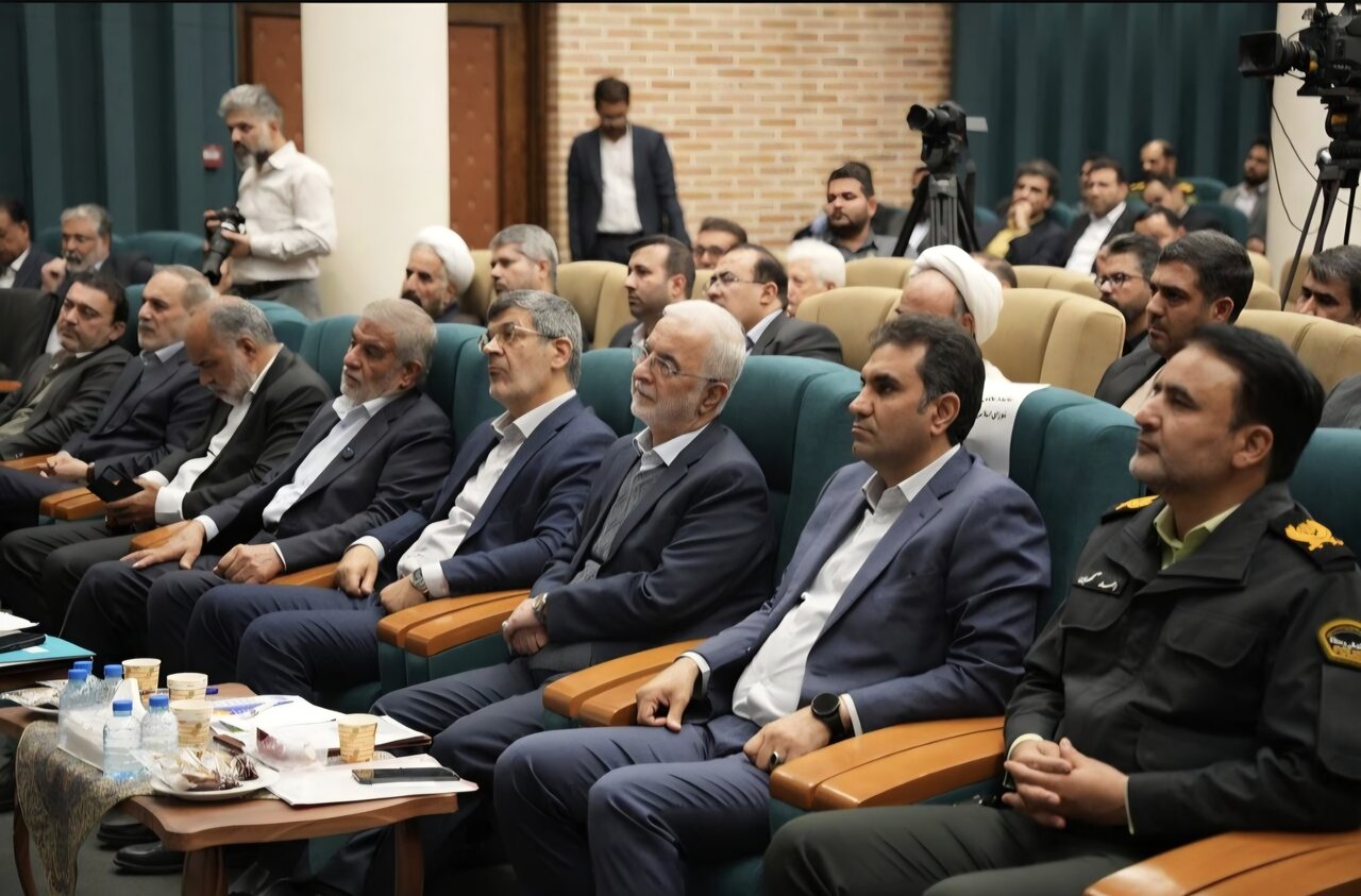 افتتاح اقامتگاه بوم‌گردی شاطر در اردکان/نشست شورای اداری استان یزد با حضور وزیر کشور برگزار شد