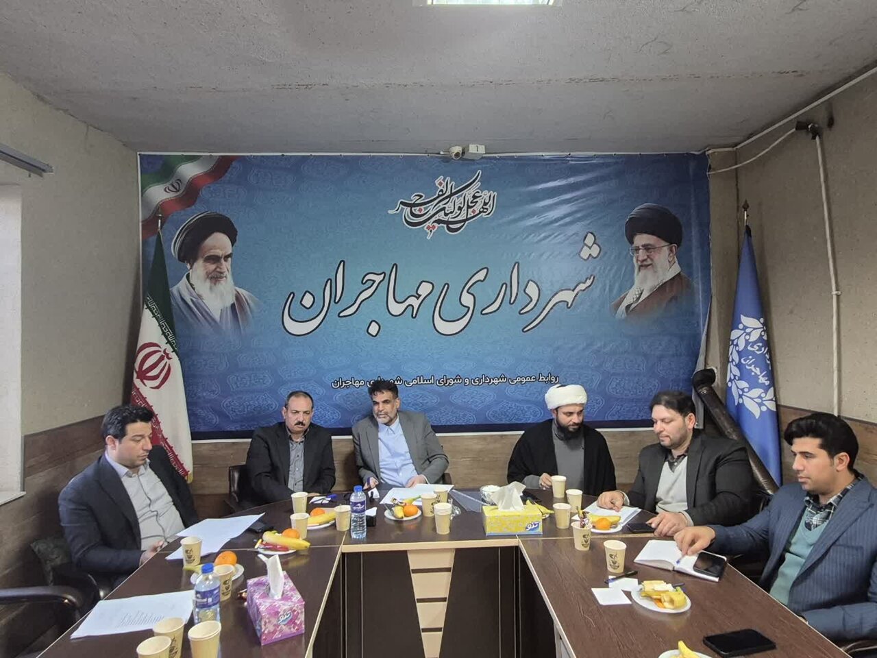 جلسه بررسی مسائل و مشکلات شهر مهاجران با حضور توسلی/تأکید بر رفع محرومیتها و توسعه متوازن