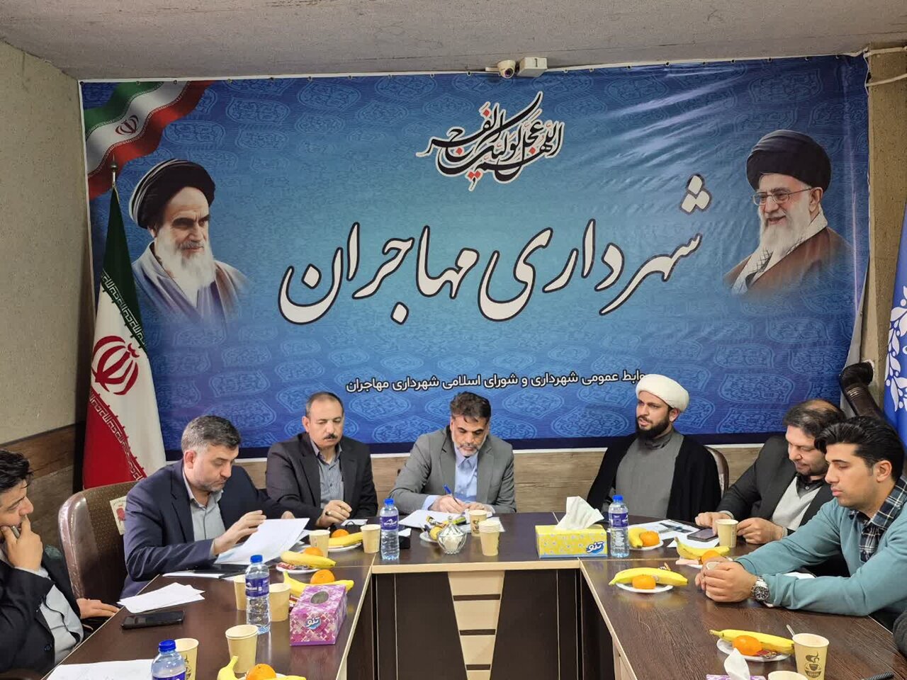 جلسه بررسی مسائل و مشکلات شهر مهاجران با حضور توسلی/تأکید بر رفع محرومیت‌ها و توسعه متوازن