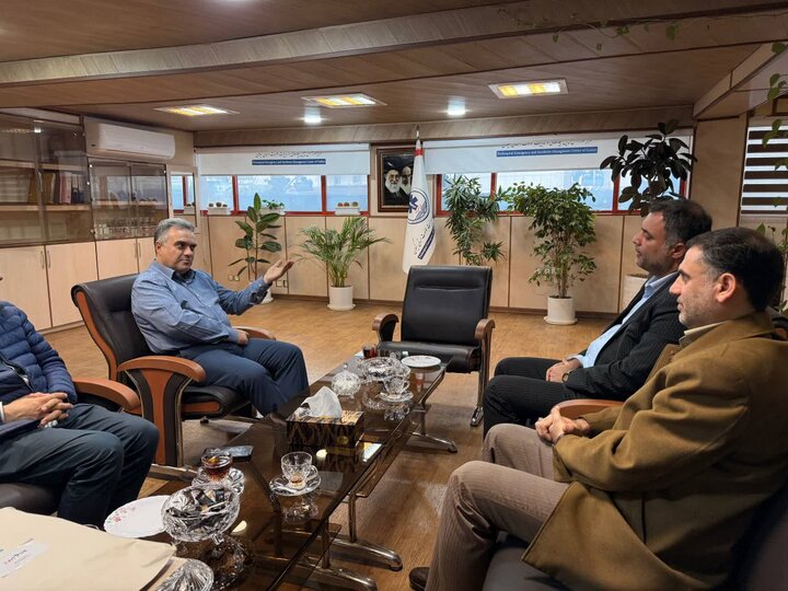 دیدار رحمت‌زاده با رئیس اورژانس استان گیلان/ تأکید بر اهمیت دسترسی سریع مردم به خدمات فوریت‌های پزشکی