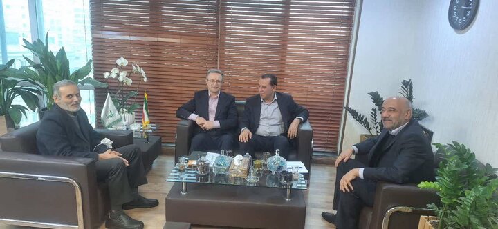 پیگیری مطالبات حوزه سلامت ماهنشان و ایجرود توسط موسوی در دیدار با وزیر کار