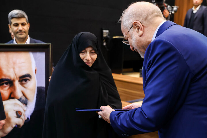 آیین تجلیل از پژوهشگران برتر مرکز پژوهش‌های مجلس با حضور دکتر قالیباف