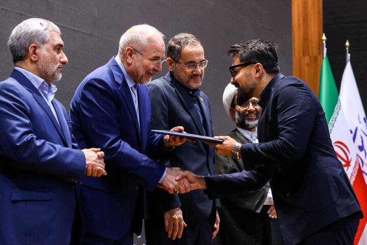 آیین تجلیل از پژوهشگران برتر مرکز پژوهش‌های مجلس با حضور دکتر قالیباف