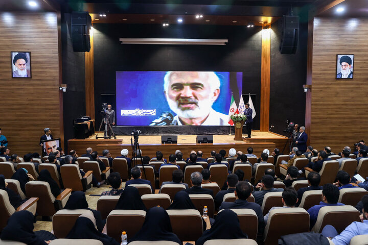 آیین تجلیل از پژوهشگران برتر مرکز پژوهش‌های مجلس با حضور دکتر قالیباف