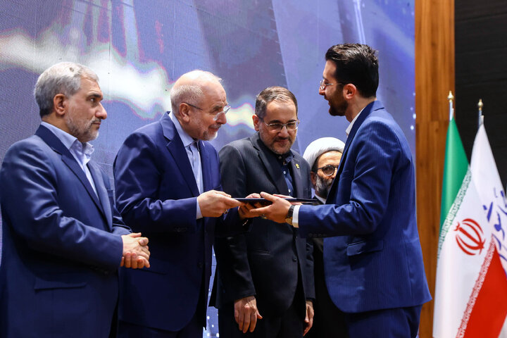 آیین تجلیل از پژوهشگران برتر مرکز پژوهش‌های مجلس با حضور دکتر قالیباف