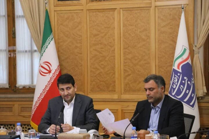 نشست سعید رحمت‌زاده با وزیر ارتباطات و فناوری اطلاعات / طرح مشکلات و دعوت از وزیر برای سفر به گیلان